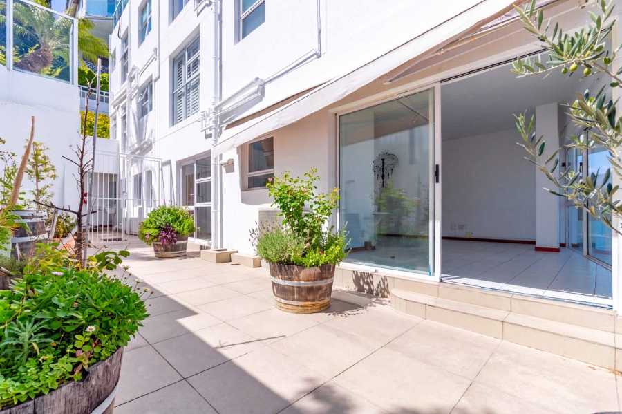 To Let 2 Bedroom Property for Rent in Clifton Western Cape
